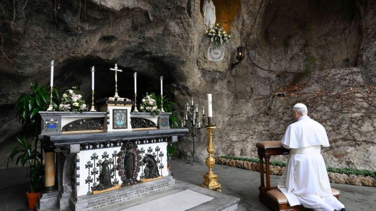 Pope's Rosary for Peace